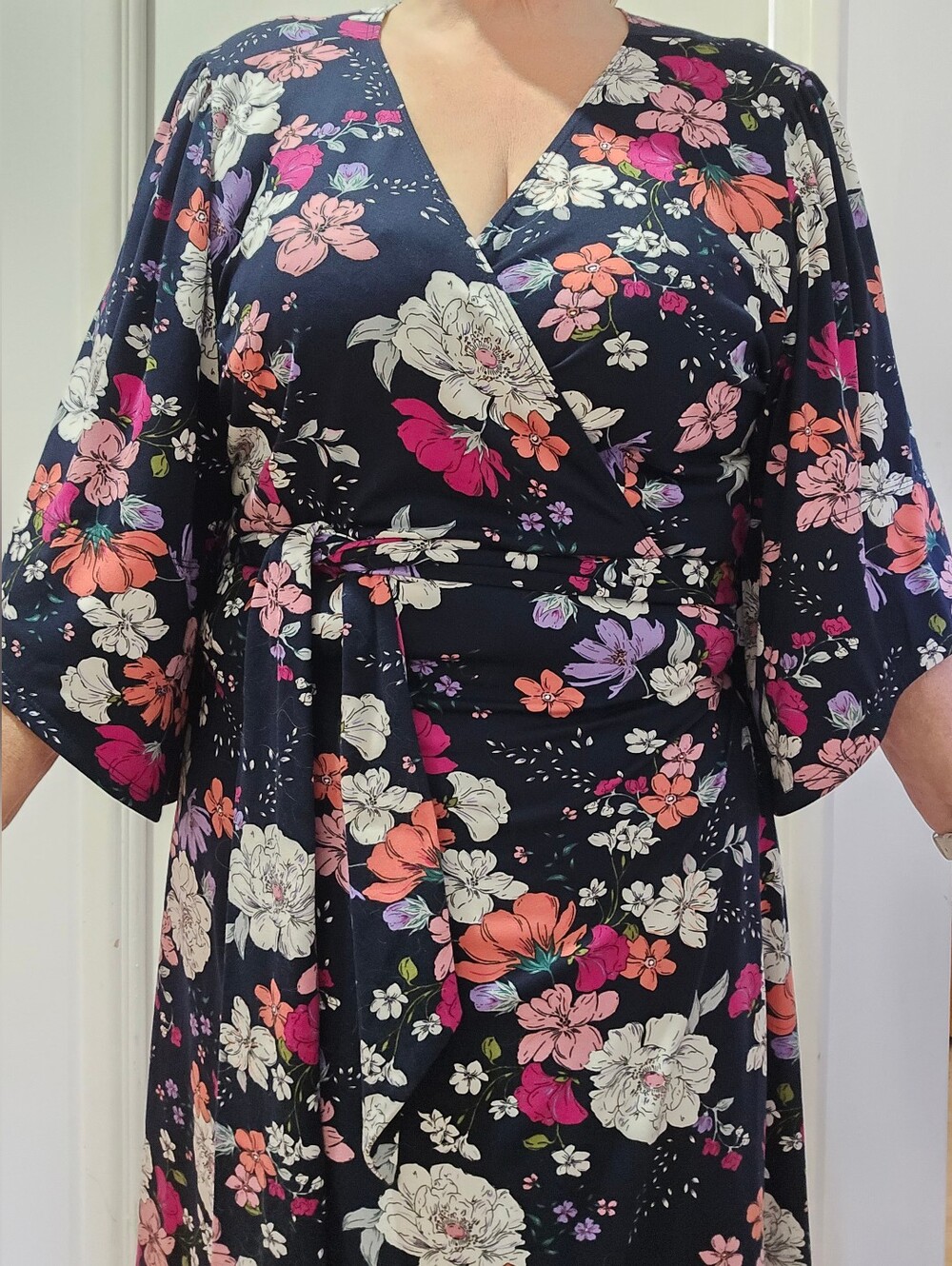 Kiyonna Gemini Floral Wrap dress w/ Kimono Sleeves, Navy, Pink & White 2x/18-20